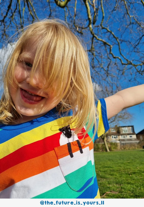 Boy wearing Toby Tiger Organic Rainbow Sheep Applique Short-Sleeved T-Shirt