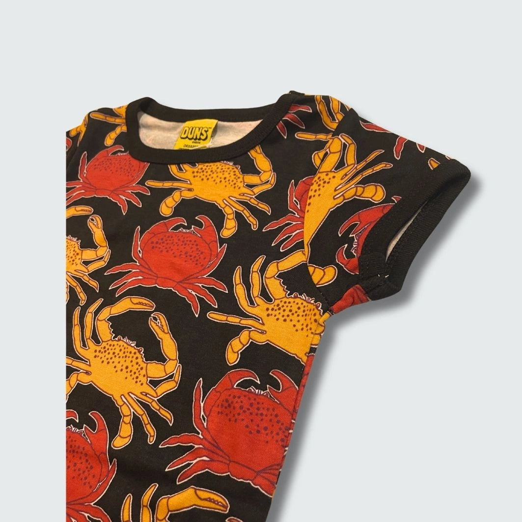 Crab print organic kidswear short sleeve top in black with black trim, DUNS Sweden – organic kidswear, infant shirts