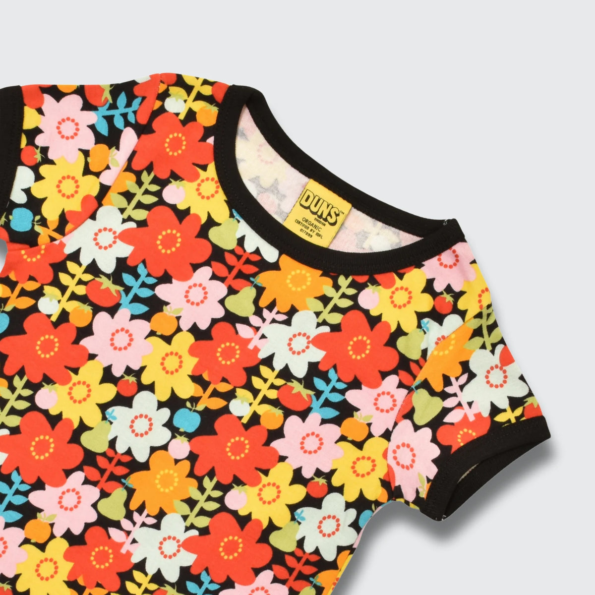 DUNS Sweden Flower Pot T-shirt - organic cotton kids clothing by DUNS Sweden