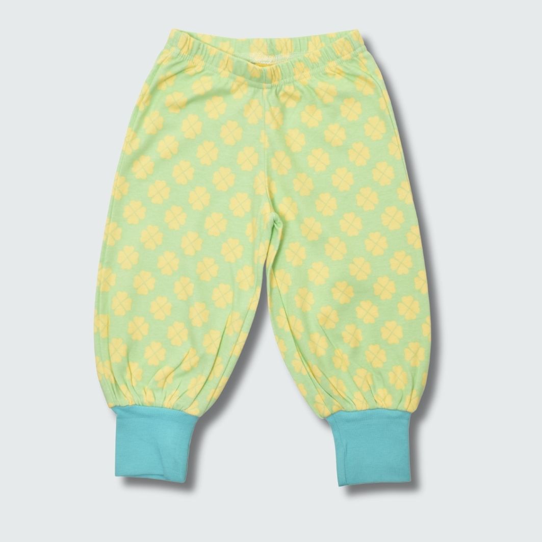 Clover print baggy pants leggings in green ash with capri blue trim, DUNS Sweden – toddler leggings, infant clothes unisex